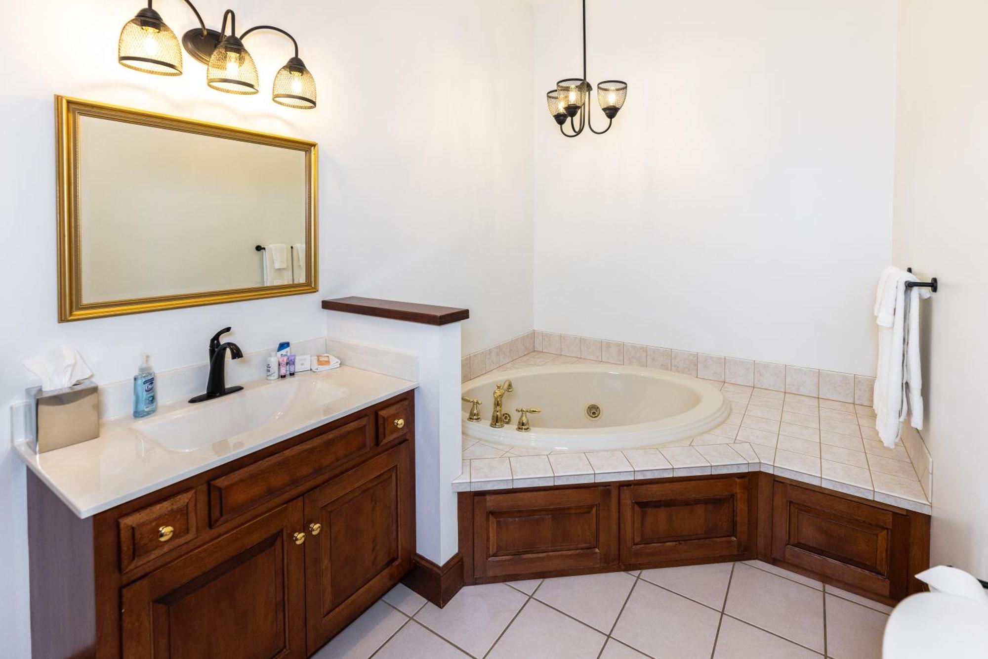 Hillside Ohio Bed & Breakfast 3*